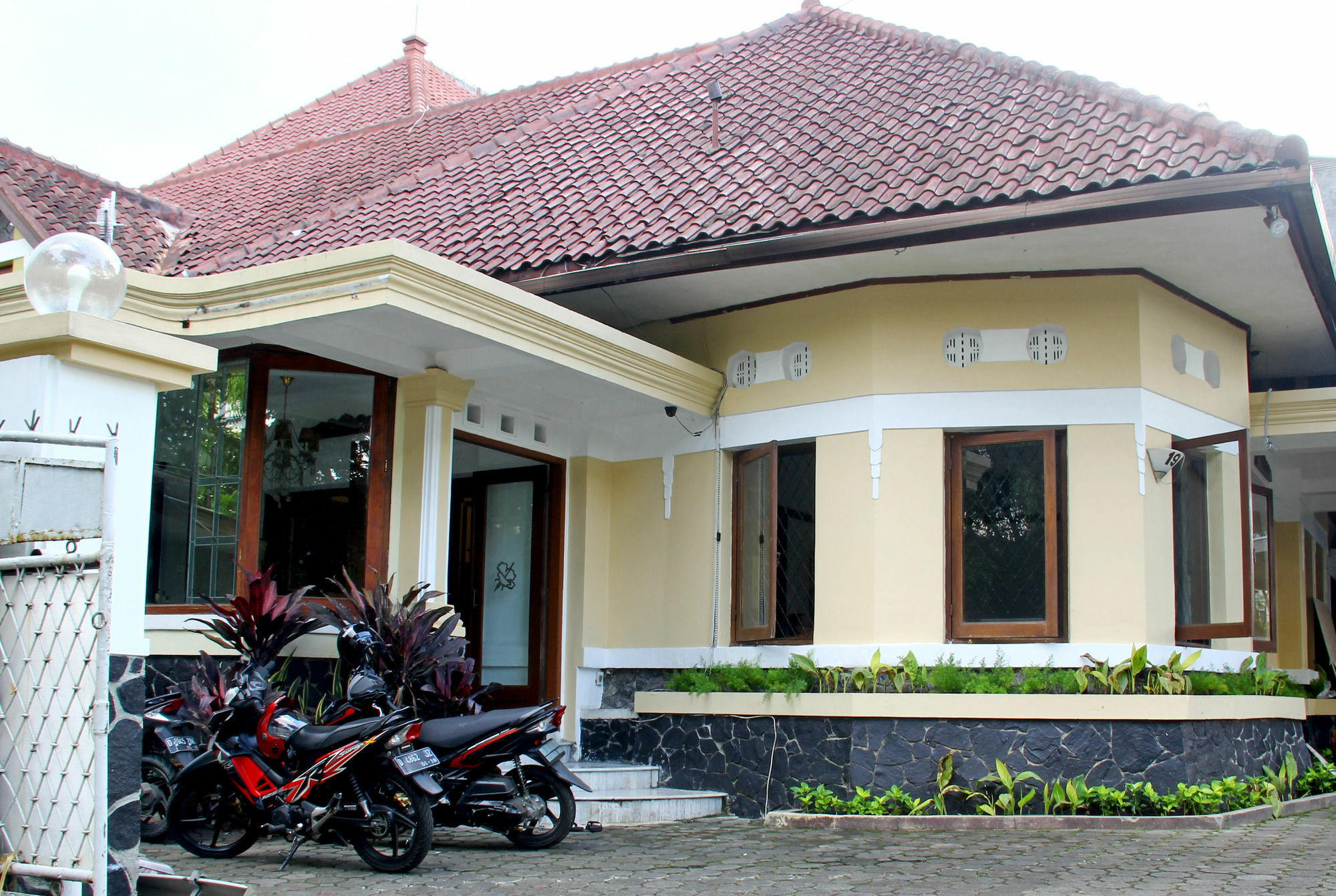 Hotel O Bandung Near Stadion Siliwangi Formerly The Ethnic Hotel バンドゥン エクステリア 写真